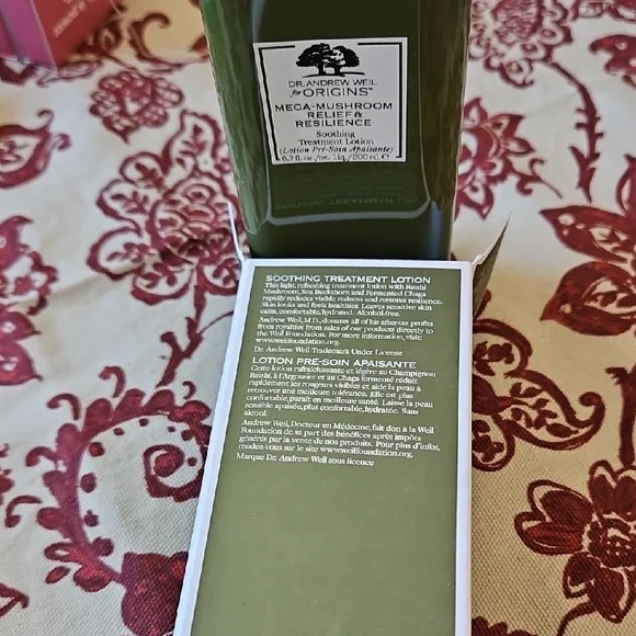 Origins Mega-Mushroom Soothing Treatment Lotion - Picture 2 of 3